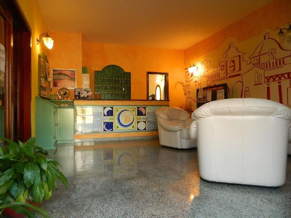 Hotel Le Quattro Lune Orosei 3*,